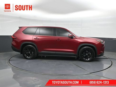 Used 2024 Toyota Grand Highlander AWD image 3