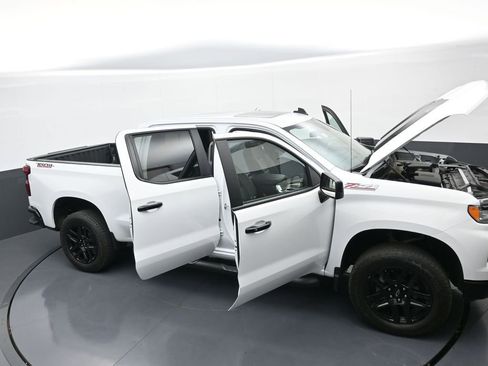 Used 2025 Chevrolet Silverado 1500 LT Trail Boss w/ Convenience Package II AWD/4WD image 38