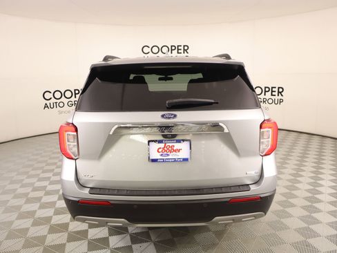 Used 2020 Ford Explorer XLT w/ Equipment Group 202A AWD/4WD image 21