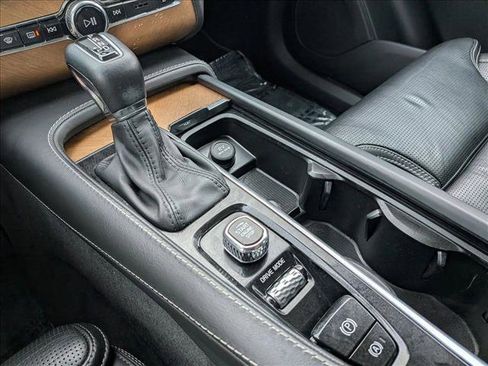 Used 2020 Volvo XC90 T6 Inscription w/ Protection Package Premier image 12