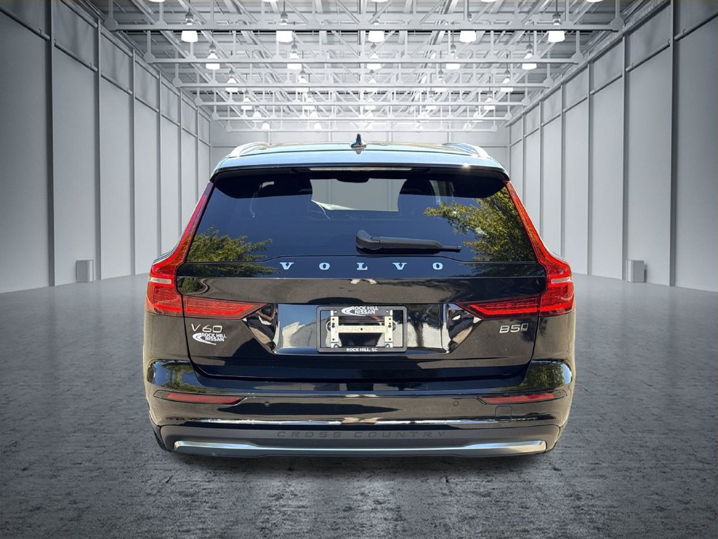 Used 2025 Volvo V60 B5 Cross Country Plus AWD/4WD image 6