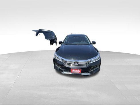 Used 2016 Honda Accord Touring image 7