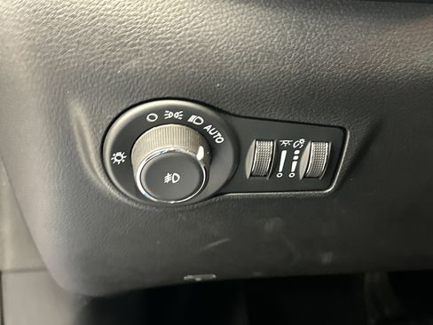 Used 2022 Jeep Compass Latitude w/ Sun and Sound Group image 22