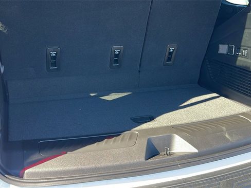 New 2026 GMC Yukon Elevation image 25