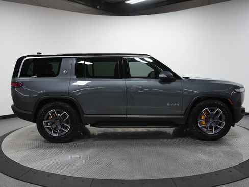 Used 2023 Rivian R1S Adventure image 7