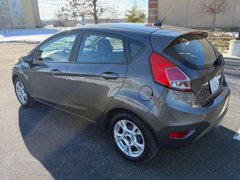 Used 2016 Ford Fiesta SE image 3