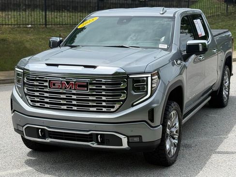 Used 2025 GMC Sierra 1500 Denali w/ Denali Reserve Package AWD/4WD image 11