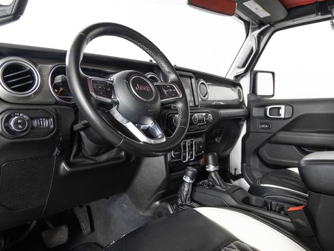 Used 2020 Jeep Gladiator Overland image 14