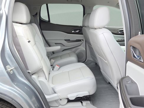 Used 2022 GMC Acadia SLT w/ Technology Package image 24