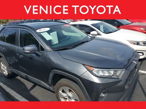 Used 2021 Toyota RAV4 XLE image 1