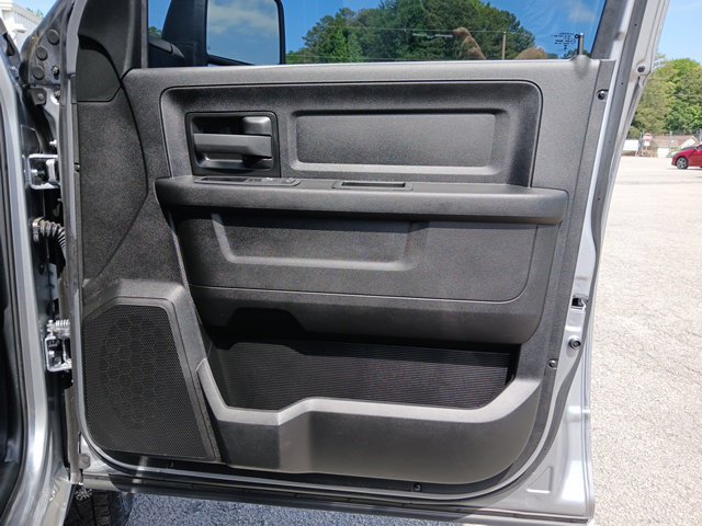 Used 2024 RAM 3500 Tradesman w/ Chrome Appearance Group AWD/4WD image 28