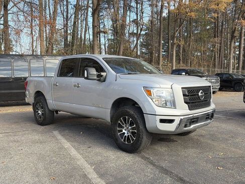 Used 2021 Nissan Titan SV w/ Off Road Protection Package image 7