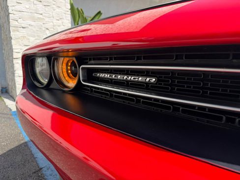 Used 2018 Dodge Challenger SXT RWD image 5