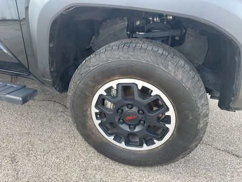 Used 2024 Toyota Tacoma TRD Off-Road image 12