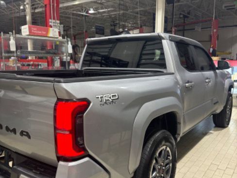 Used 2025 Toyota Tacoma TRD Sport image 6