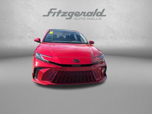 Used 2025 Toyota Camry XSE FWD image 2