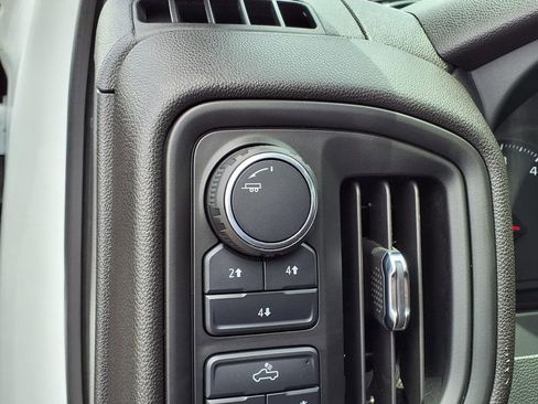 Used 2025 Chevrolet Silverado 3500 W/T AWD/4WD image 29