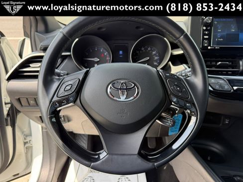Used 2018 Toyota C-HR XLE FWD image 18