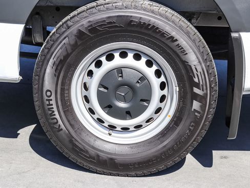 Certified 2025 Mercedes-Benz Sprinter 2500 image 10