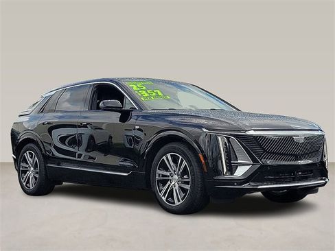 Used 2025 Cadillac Lyriq Luxury image 2