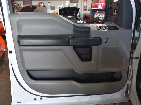 Used 2019 Ford F250 XL w/ STX Appearance Package image 12