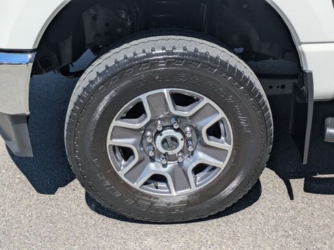 Used 2023 Ford F350 Lariat w/ Camper Package AWD/4WD image 11