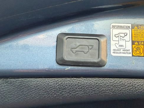 Used 2013 Toyota RAV4 Limited FWD image 18