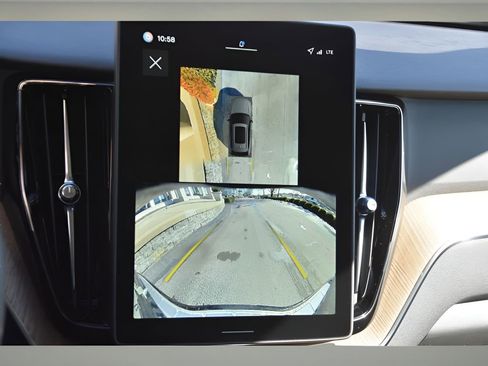 New 2026 Volvo XC60 B5 Plus w/ Protection Package Premier image 23