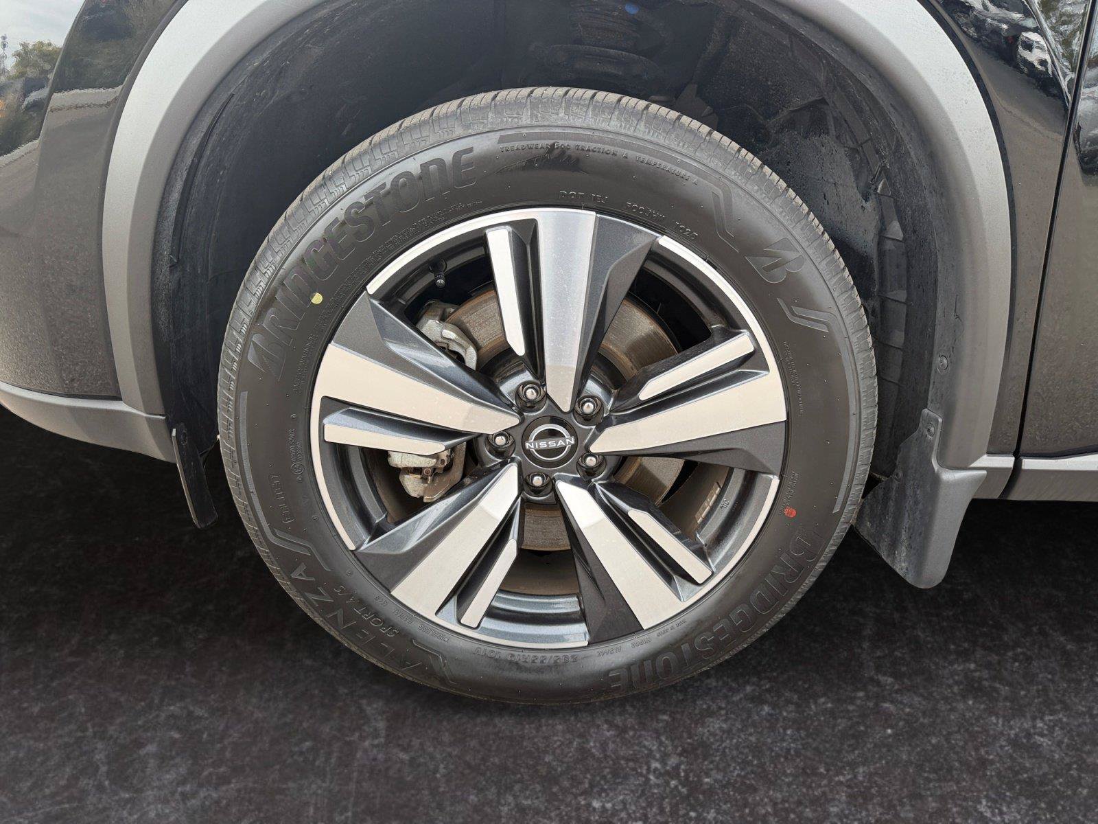 Certified 2025 Nissan Rogue SL w/ Tech Package AWD/4WD image 28