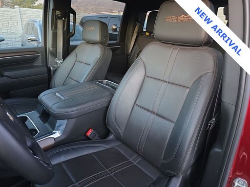 Used 2025 Chevrolet Silverado 2500 High Country w/ Technology Package image 8