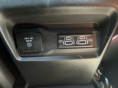 Used 2023 Jeep Grand Cherokee Altitude AWD/4WD image 15