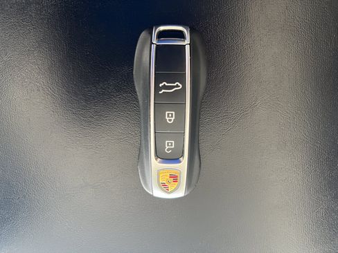 Certified 2025 Porsche Cayenne AWD/4WD image 25