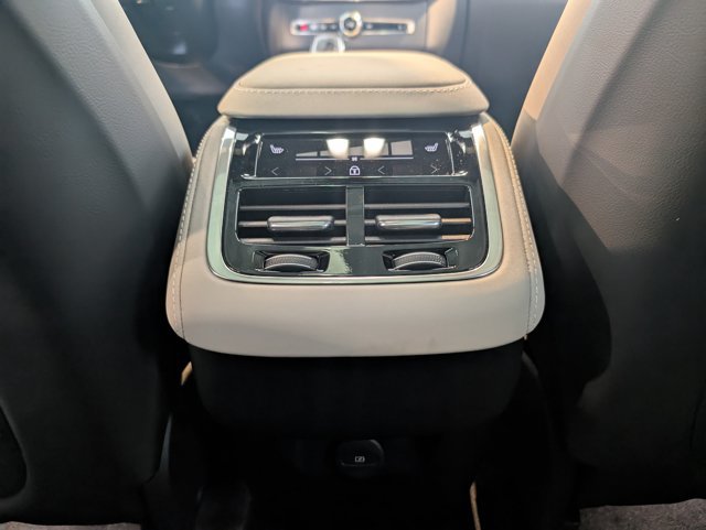 Used 2026 Volvo XC90 B6 Plus w/ Protection Package Premier AWD/4WD image 26