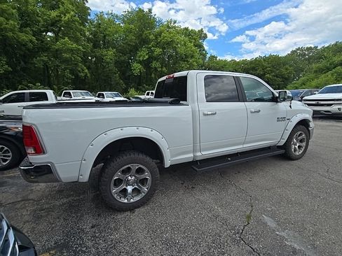 Used 2017 RAM 1500 Laramie AWD/4WD image 8