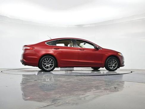Used 2014 Ford Fusion SE w/ Equipment Group 202A FWD image 29