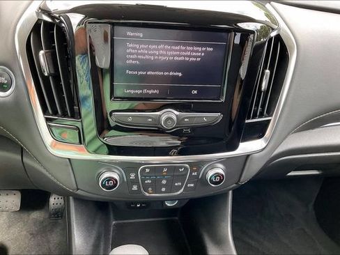 Used 2021 Chevrolet Traverse LS FWD image 30