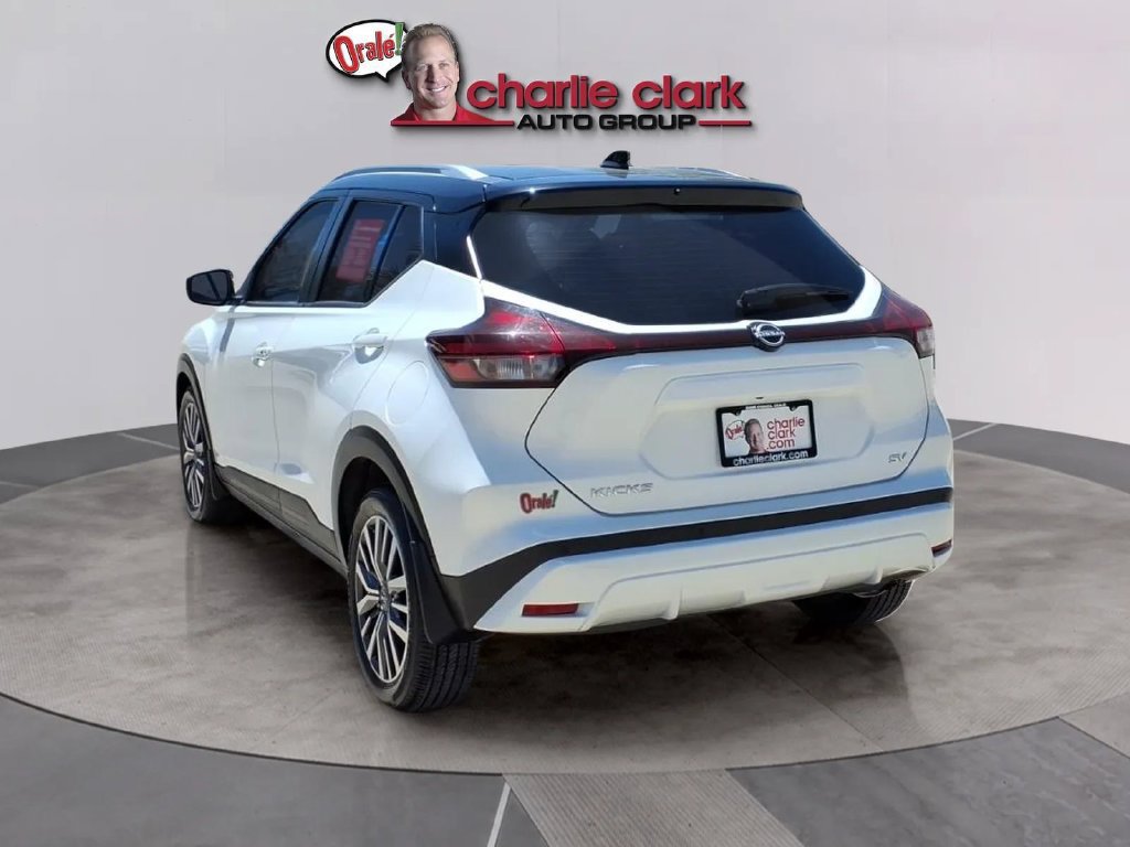 Used 2024 Nissan Kicks SV FWD image 3