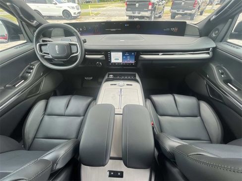 New 2025 Lincoln Navigator Reserve w/ Jet Appearance Package image 19