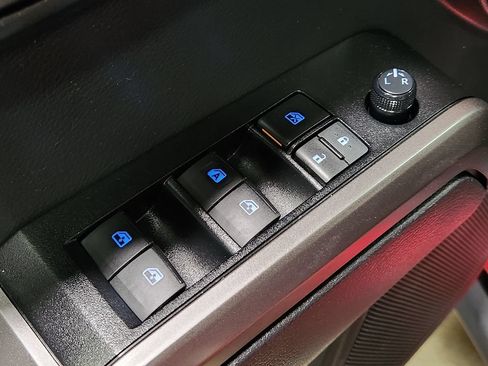 Used 2022 Toyota Tacoma SR5 RWD image 43