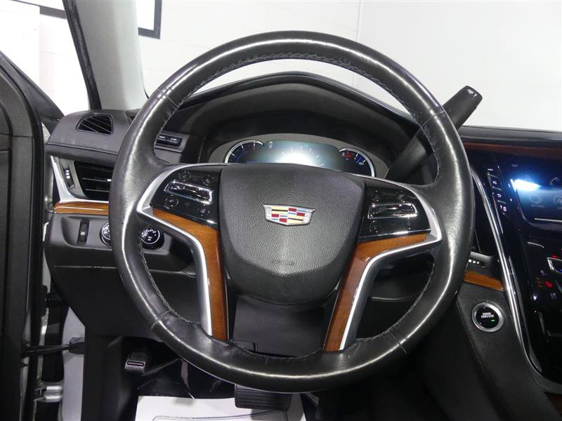 Used 2017 Cadillac Escalade Luxury AWD/4WD image 32
