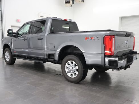 Used 2024 Ford F250 XLT AWD/4WD image 6