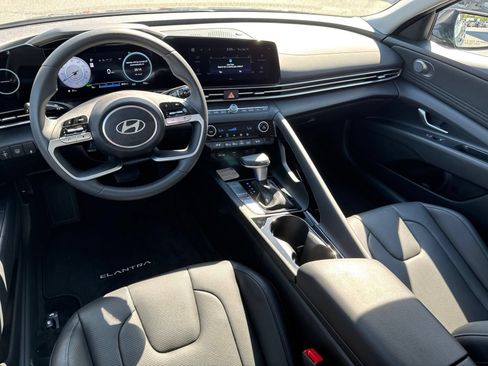 Certified 2026 Hyundai Elantra Limited FWD image 16
