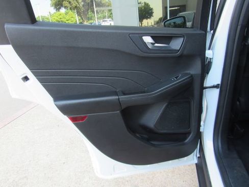 Used 2023 Ford Escape ST-Line Select image 17