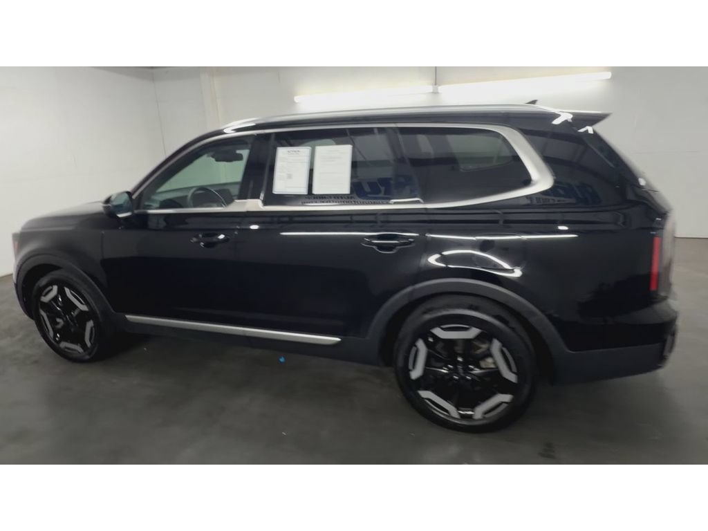 Used 2023 Kia Telluride EX w/ EX Captain's Chair Package AWD/4WD image 6