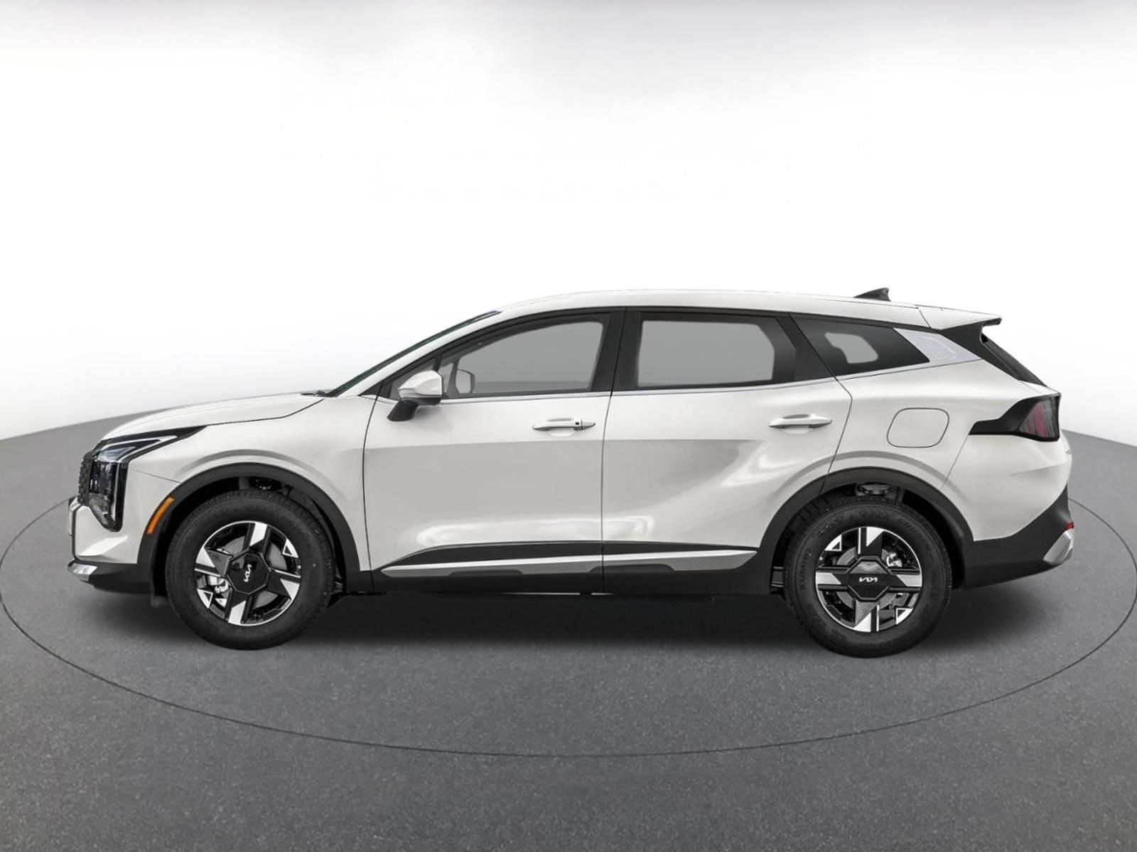 Used 2026 Kia Sportage LX FWD image 3