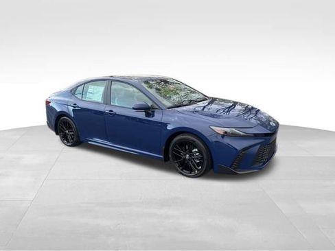 New 2026 Toyota Camry SE image 7