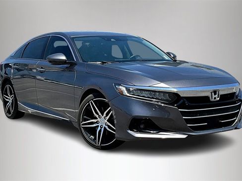 Used 2021 Honda Accord Touring image 2