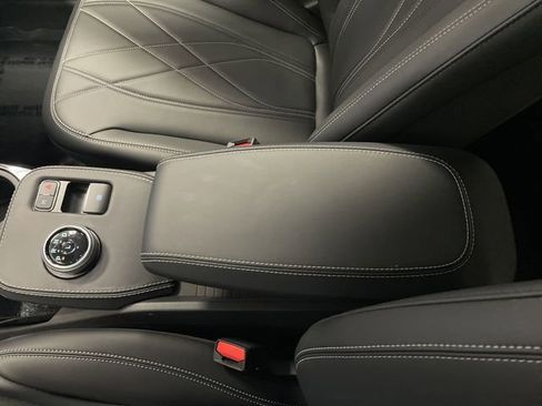 Used 2024 Ford Mustang Mach-E Select image 19