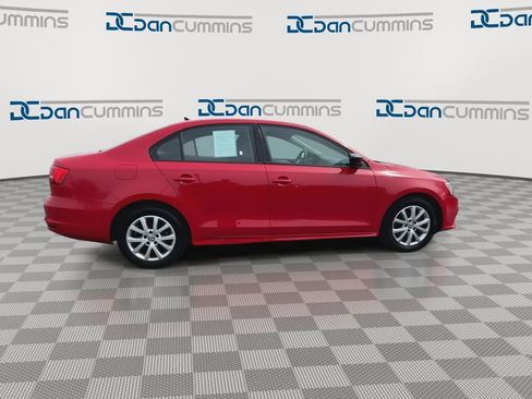 Used 2015 Volkswagen Jetta SE image 9