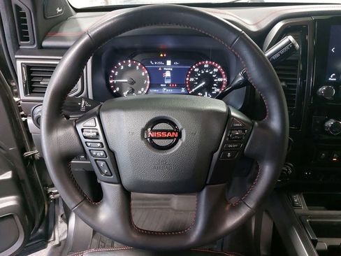 Used 2022 Nissan Titan PRO-4X w/ Pro-4x Convenience Package AWD/4WD image 16